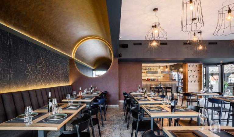 Luxurious interior of Restaurant Vatikan in Vinkovci
