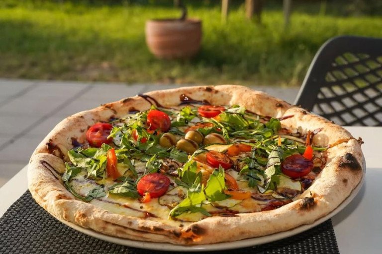 savrseno pripremljena pizza u green parku