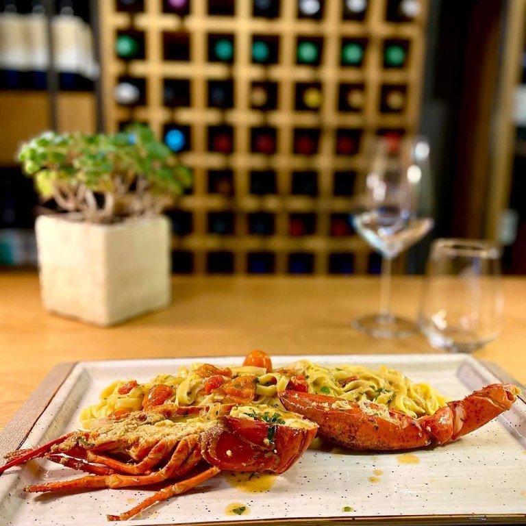 Tjestenina s polovicom svježeg jastoga i cherry rajčicama u bogatom umaku, poslužena u restoranu Epulon Food & Wine Pula