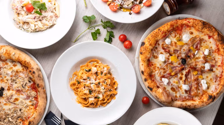 Bogata ponuda talijanskih jela iz zraka: sočne Napoletana pizze, krepke tjestenine i svježe salate u Tik-Tak bistrou u Zagrebu